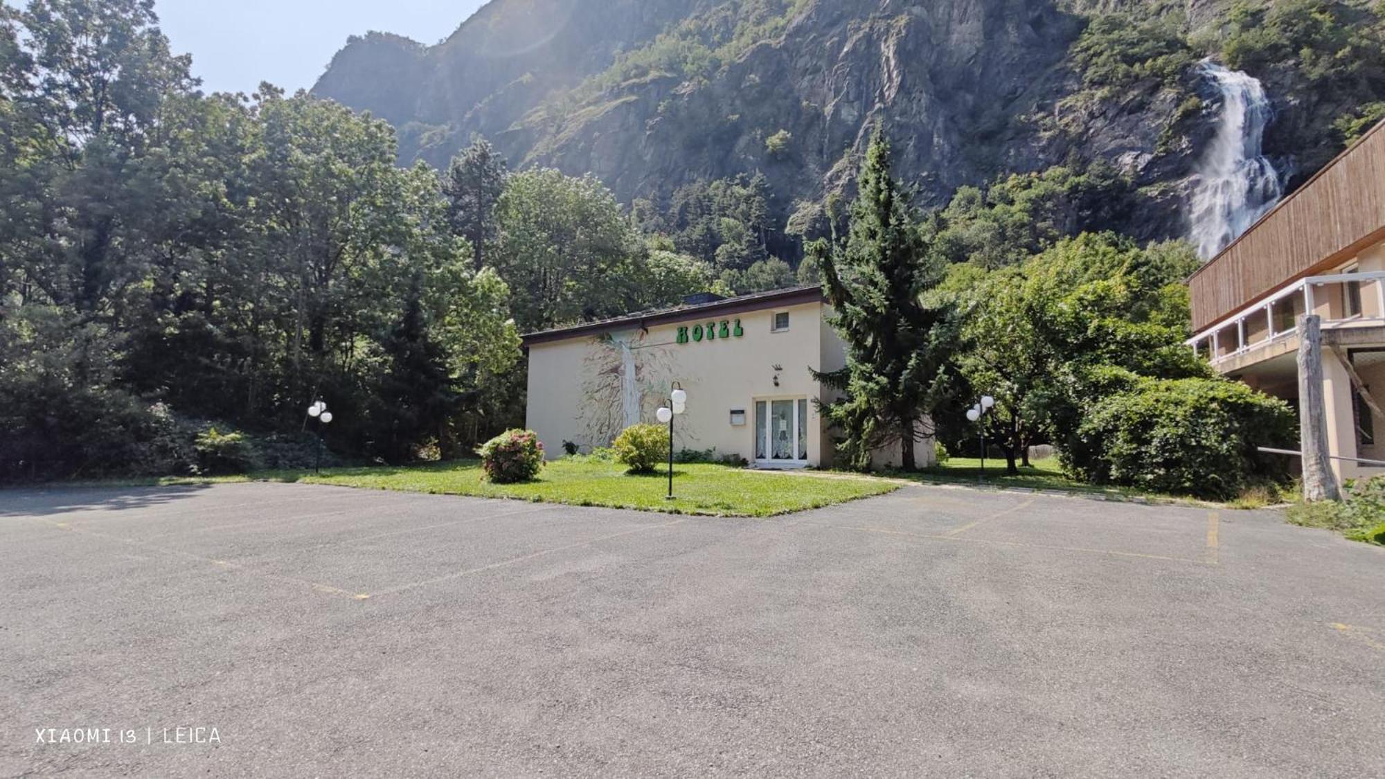 La Cascade Hotel Vernayaz Екстериор снимка