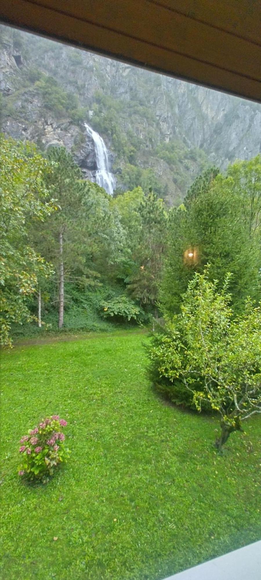 La Cascade Hotel Vernayaz Екстериор снимка