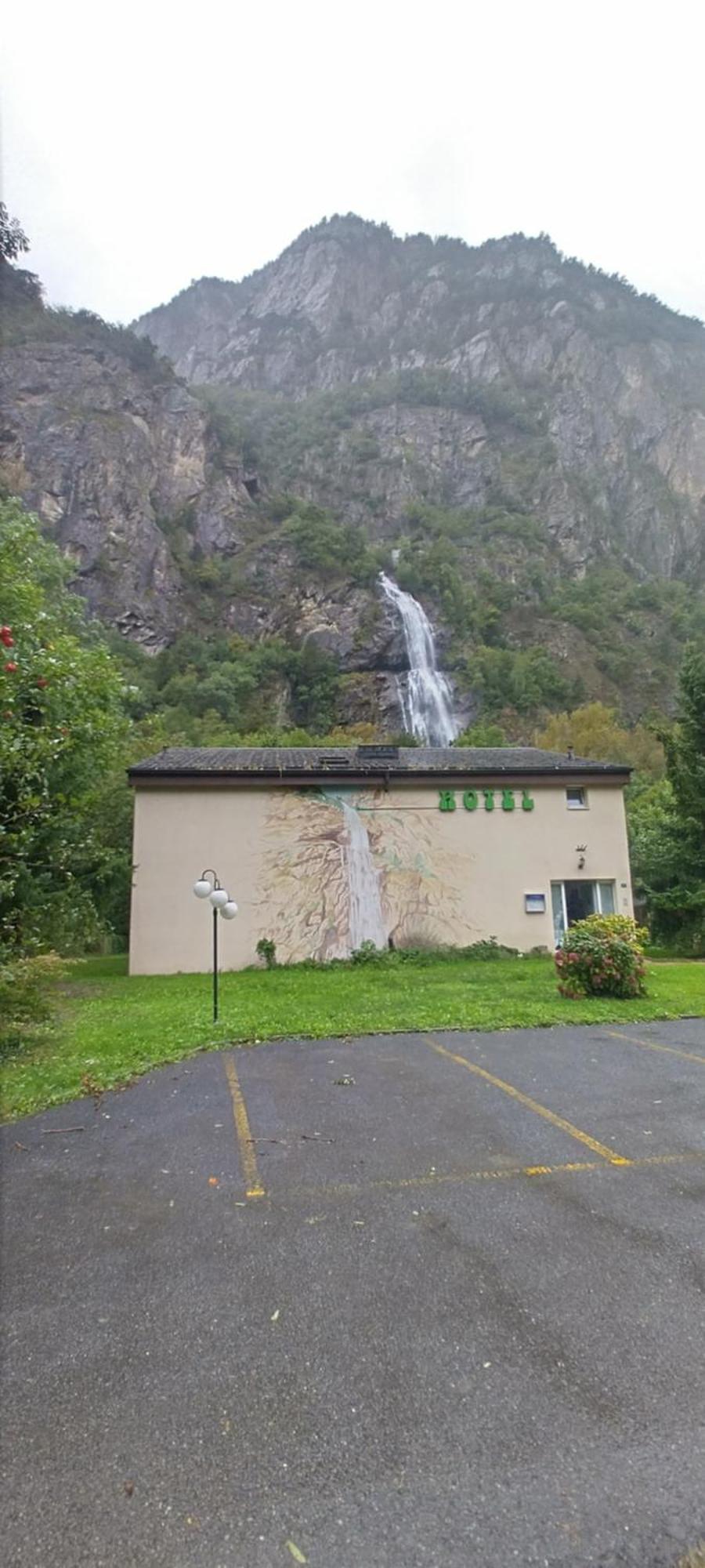 La Cascade Hotel Vernayaz Екстериор снимка